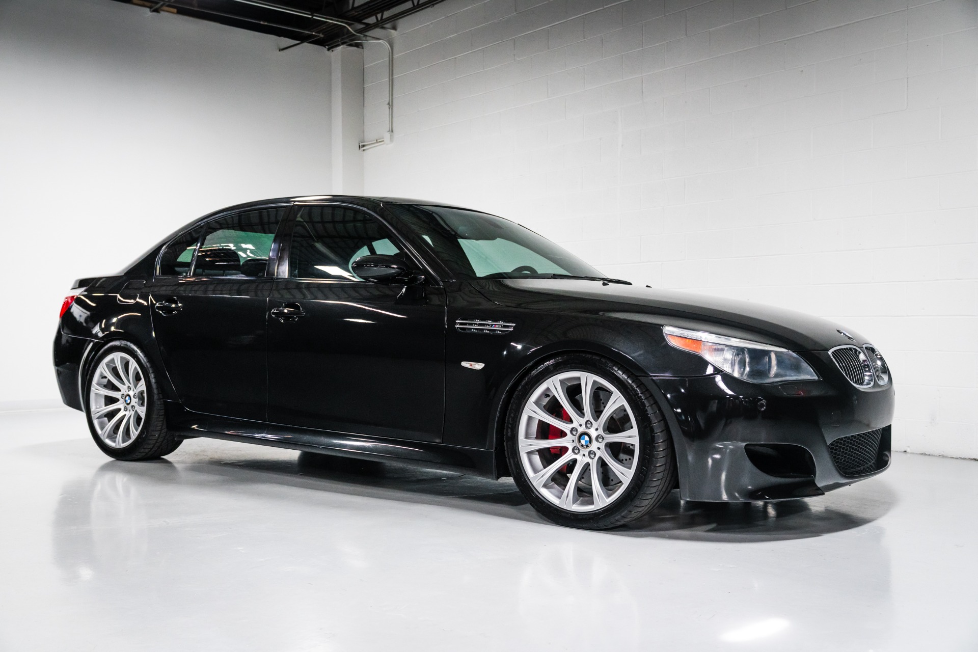 2007 BMW M5 RWD Sedan Rear-Wheel Drive